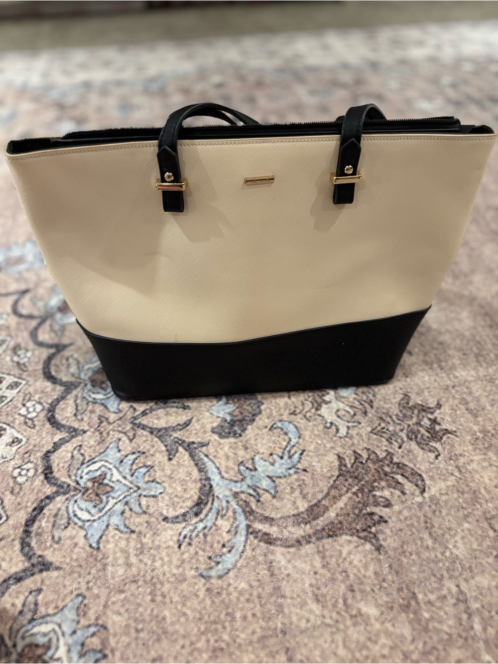 Structured Two-Tone Tote Bag in Cream and Black